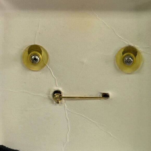 Vintage Anne Klein Gold Lion Head Pin and Pierced Earring Set in Original Box - Picture 3 of 4